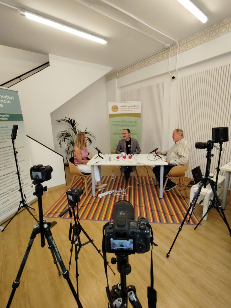 Càmeres, micros i una conversa essencial: Gravant un nou programa amb l'experta Ewa Bakun