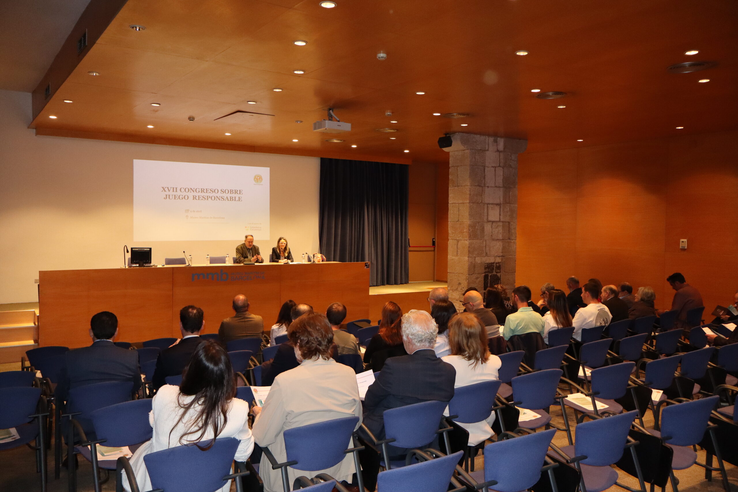 Un nou estudi revela el perfil clínic, psicològic i social de les persones amb addiccions comportamentals